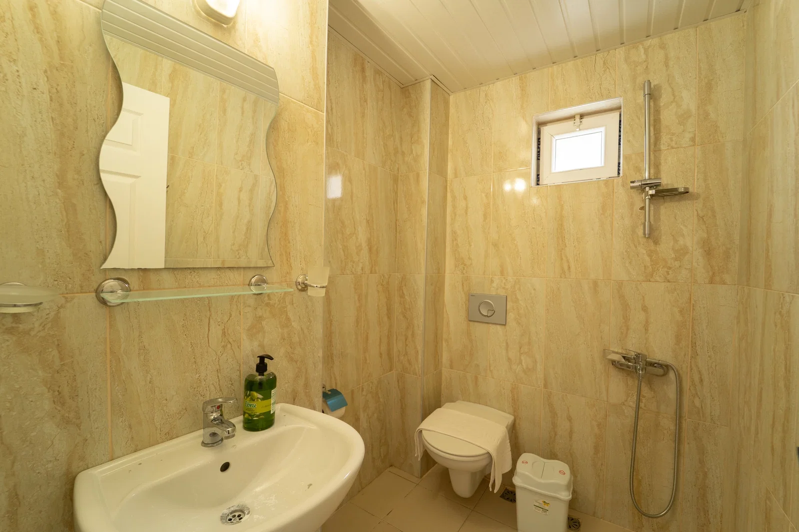 Kalkan’da Merkeze Yakın, Özel Havuzlu, 12 Kişilik, Ekonomik Villa