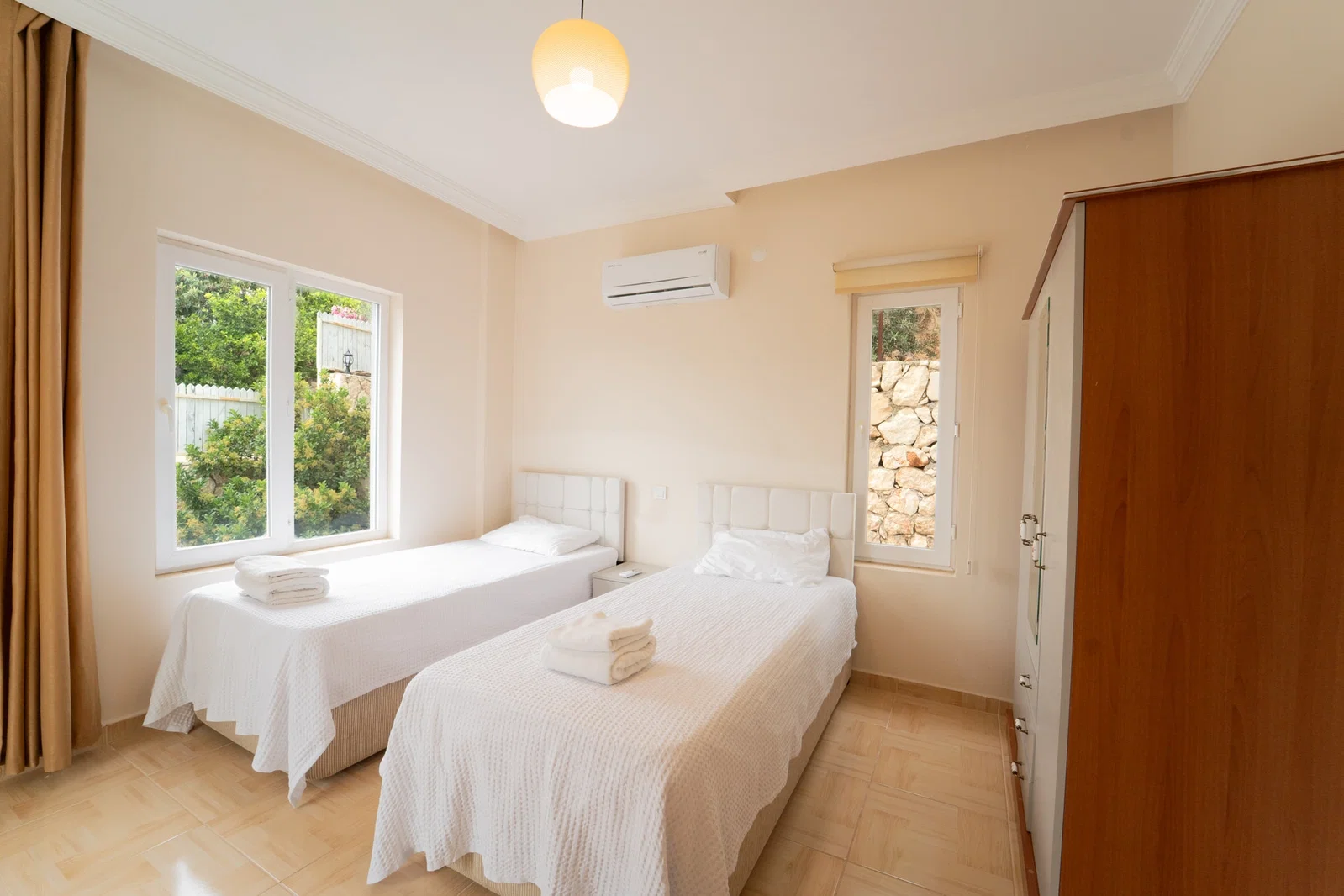 Kalkan’da Merkeze Yakın, Özel Havuzlu, 12 Kişilik, Ekonomik Villa