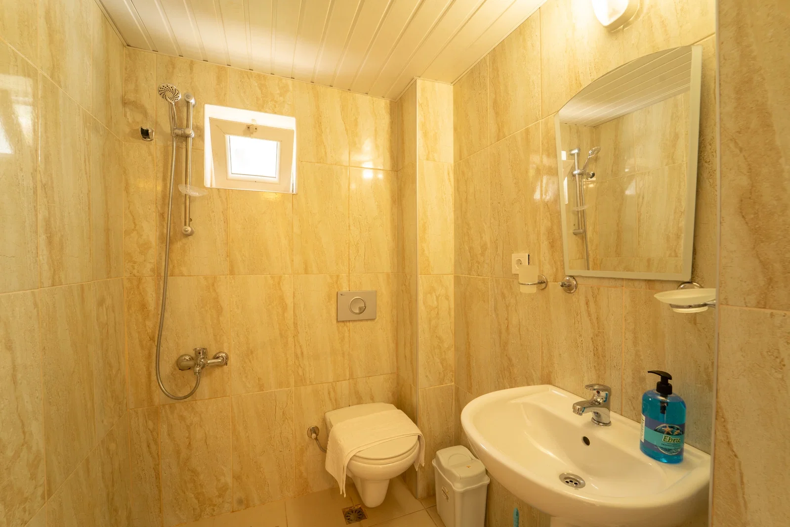 Kalkan’da Merkeze Yakın, Özel Havuzlu, 12 Kişilik, Ekonomik Villa