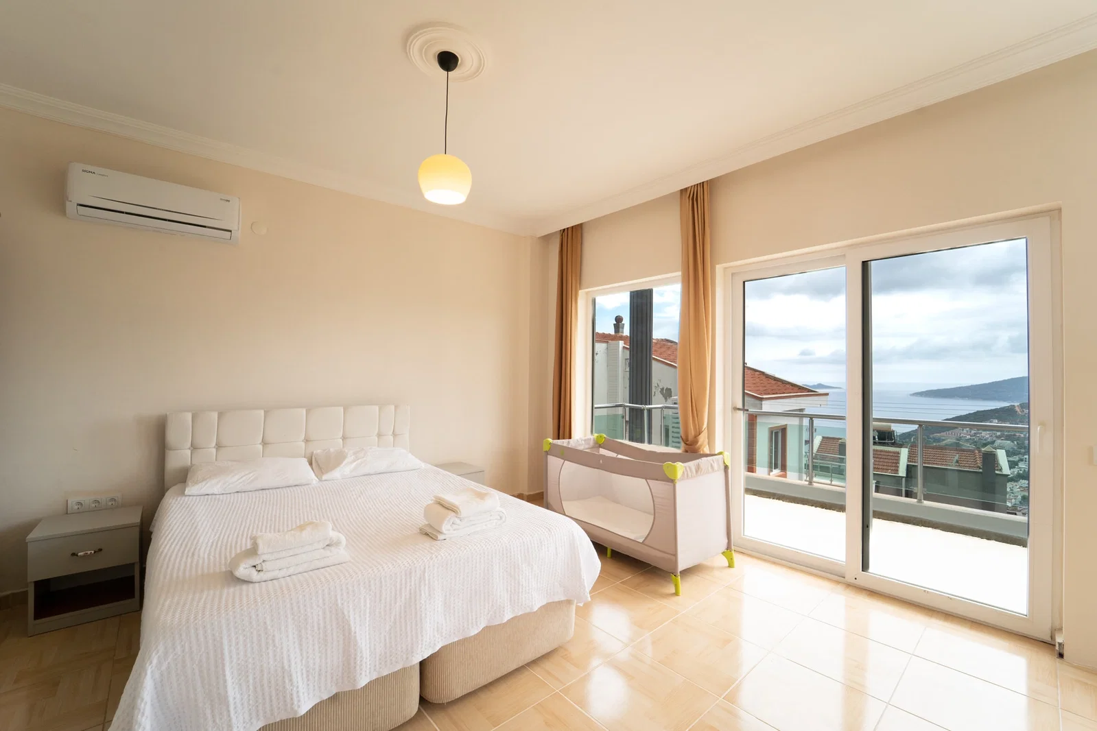 Kalkan’da Merkeze Yakın, Özel Havuzlu, 12 Kişilik, Ekonomik Villa