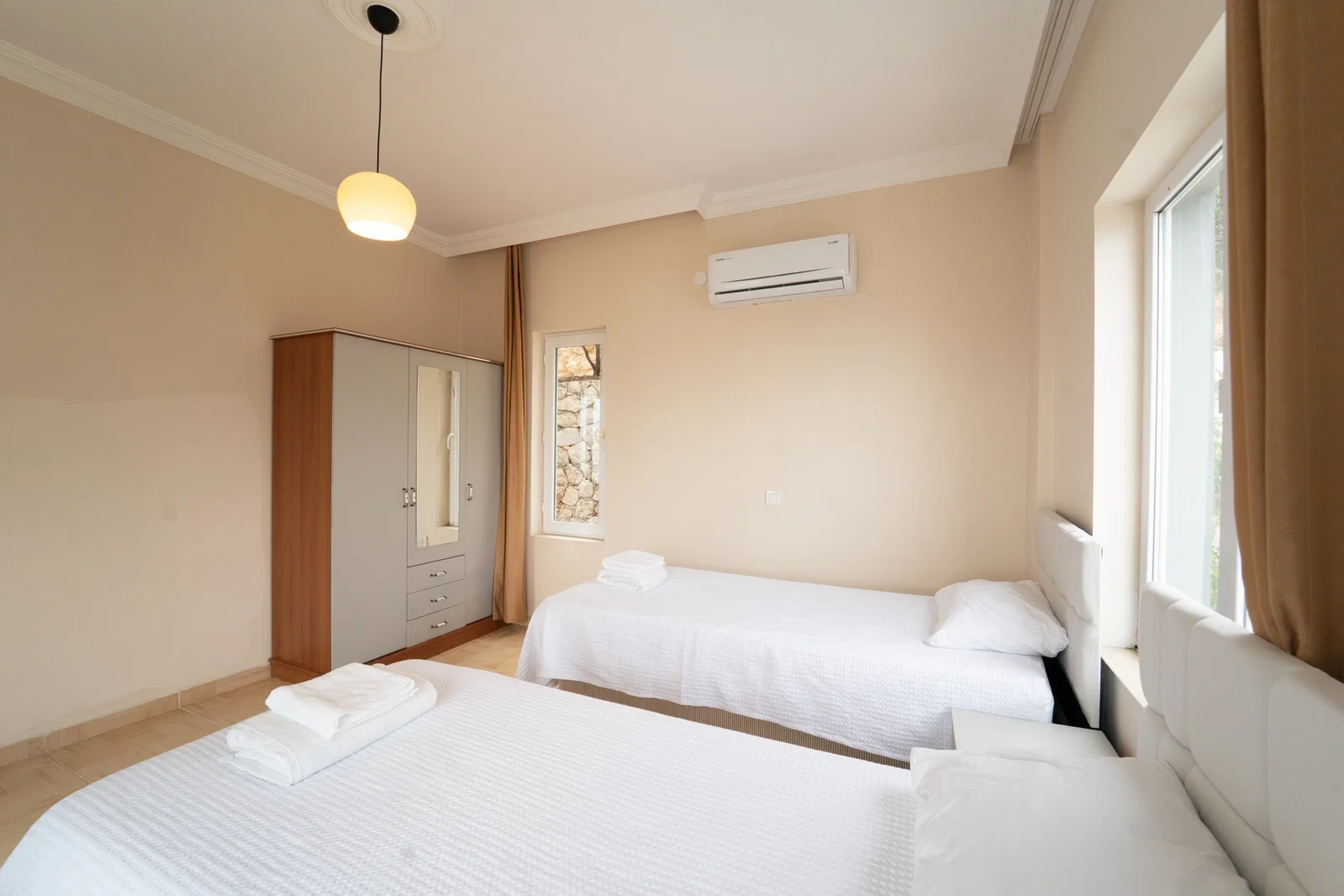 Kalkan’da Merkeze Yakın, Özel Havuzlu, 12 Kişilik, Ekonomik Villa