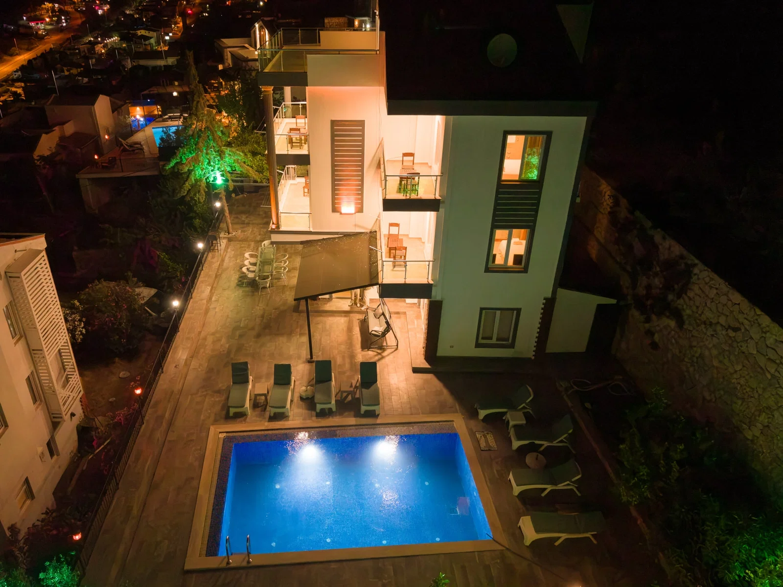 Kalkan’da Merkeze Yakın, Özel Havuzlu, 12 Kişilik, Ekonomik Villa