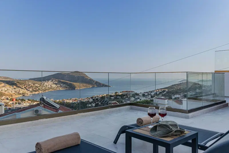 Kalkan’da ısıtmalı havuzlu kiralık villa, fotoğraf 9