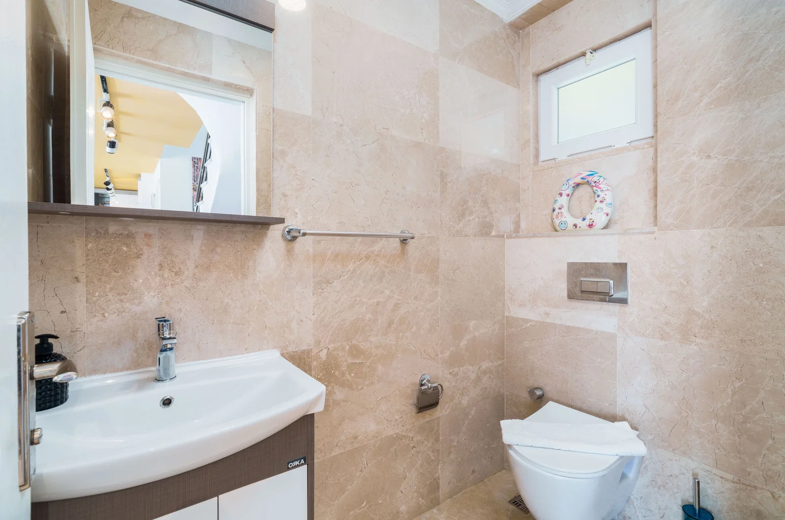 Kalkan’da Merkeze Yakın, Korunaklı Havuzlu, 8 Kişilik, Kiralık Villa