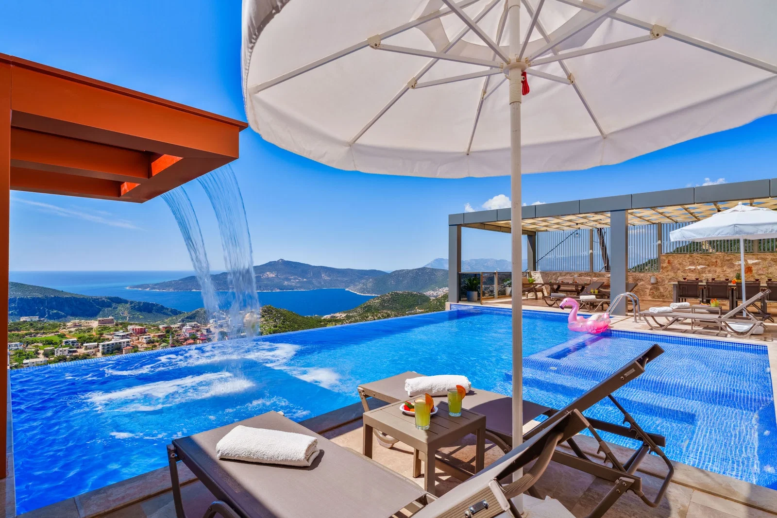 Kalkan’da Merkeze Yakın, Korunaklı Havuzlu, 8 Kişilik, Kiralık Villa