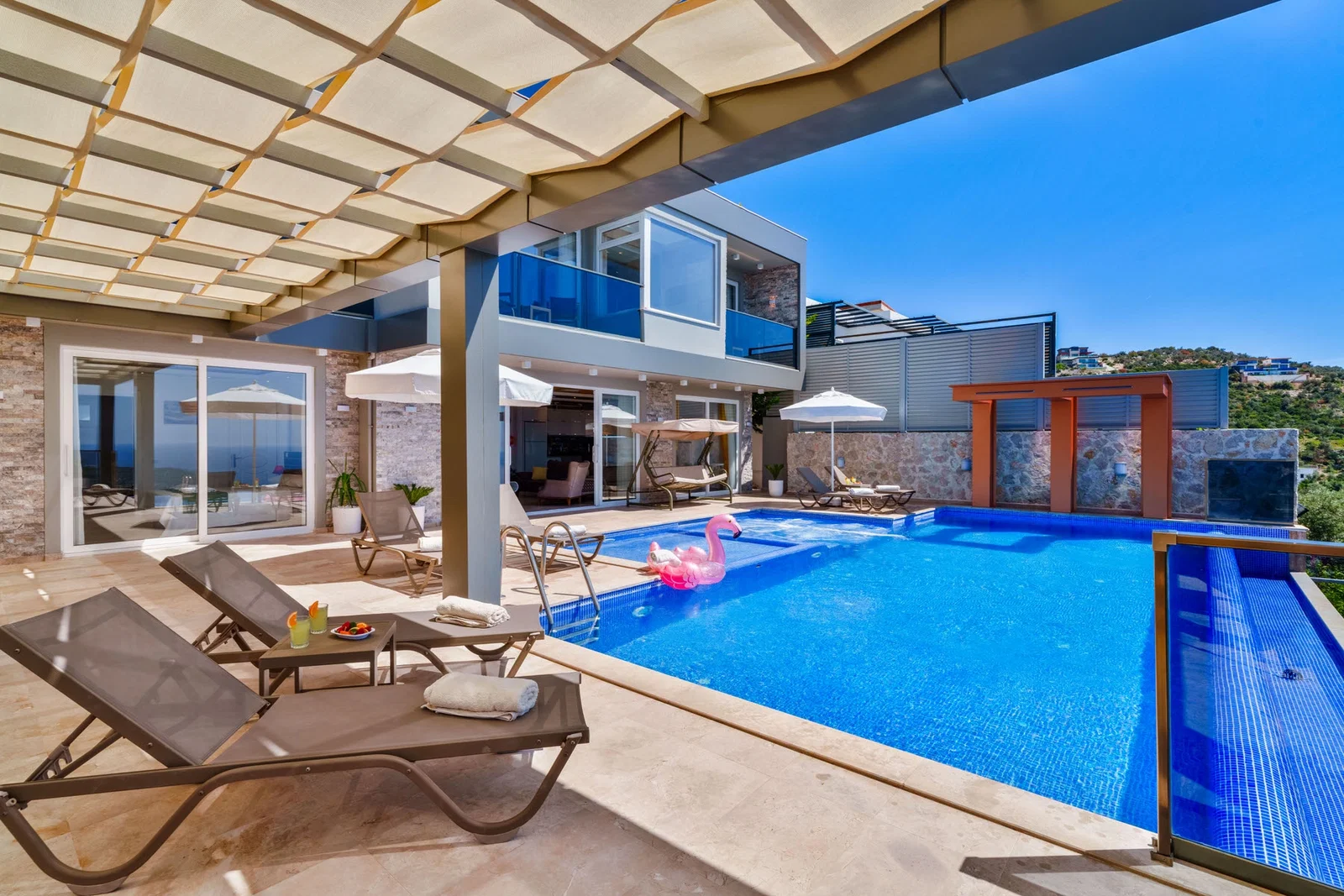 Kalkan’da Merkeze Yakın, Korunaklı Havuzlu, 8 Kişilik, Kiralık Villa