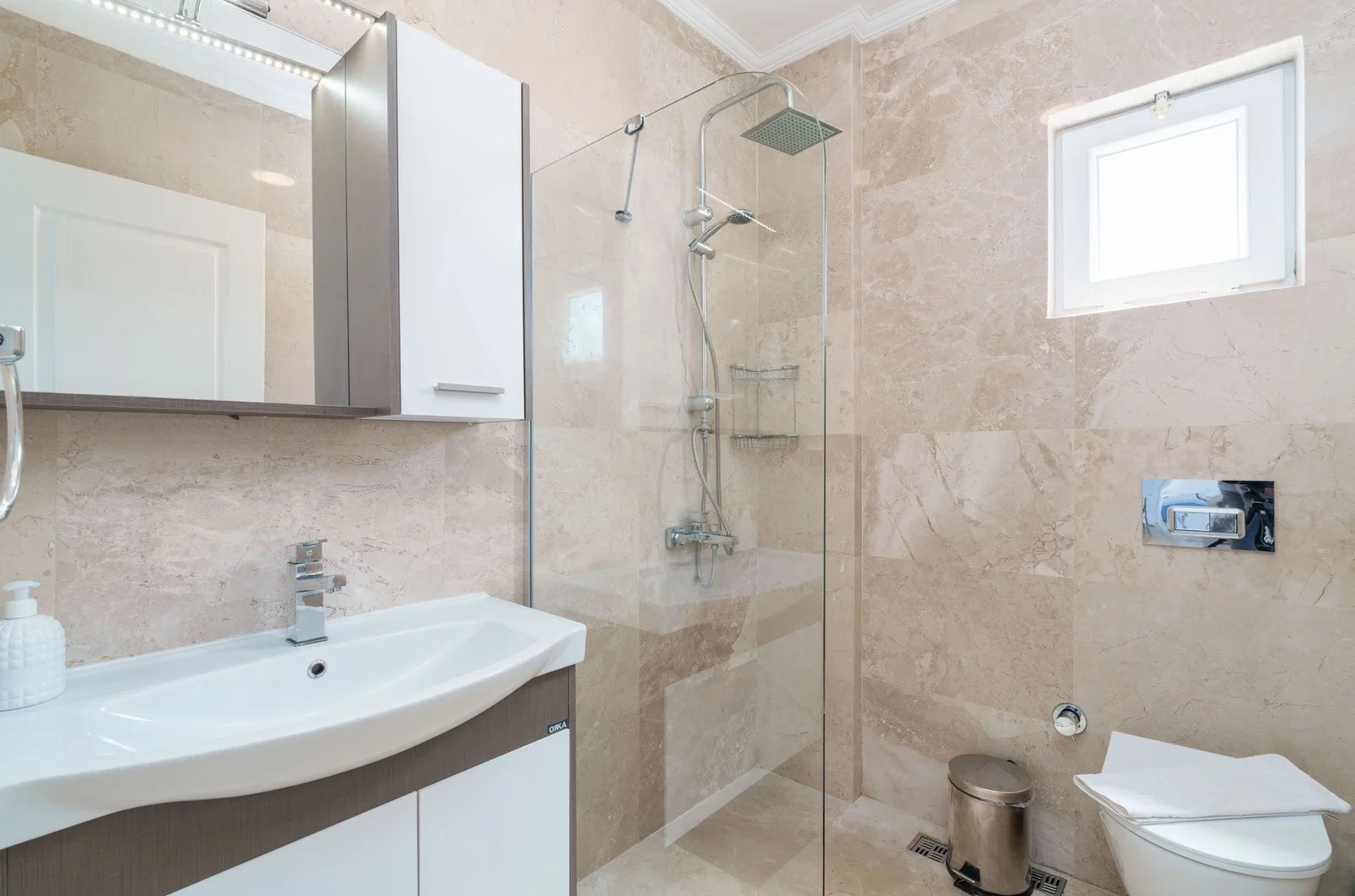 Kalkan’da Merkeze Yakın, Korunaklı Havuzlu, 8 Kişilik, Kiralık Villa