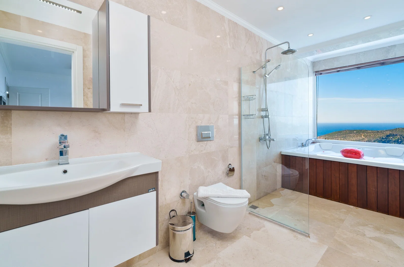 Kalkan’da Merkeze Yakın, Korunaklı Havuzlu, 8 Kişilik, Kiralık Villa