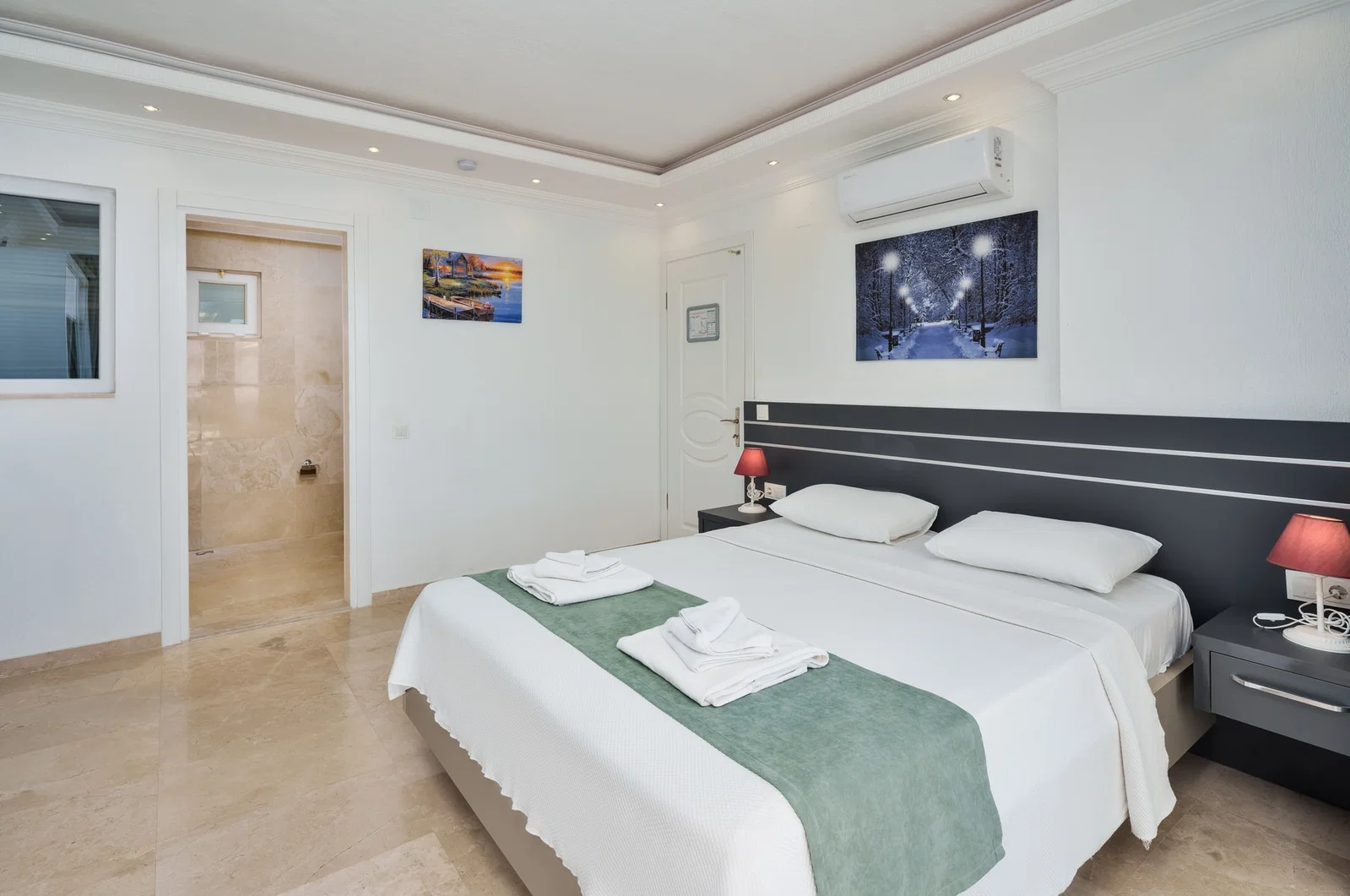 Kalkan’da Merkeze Yakın, Korunaklı Havuzlu, 8 Kişilik, Kiralık Villa