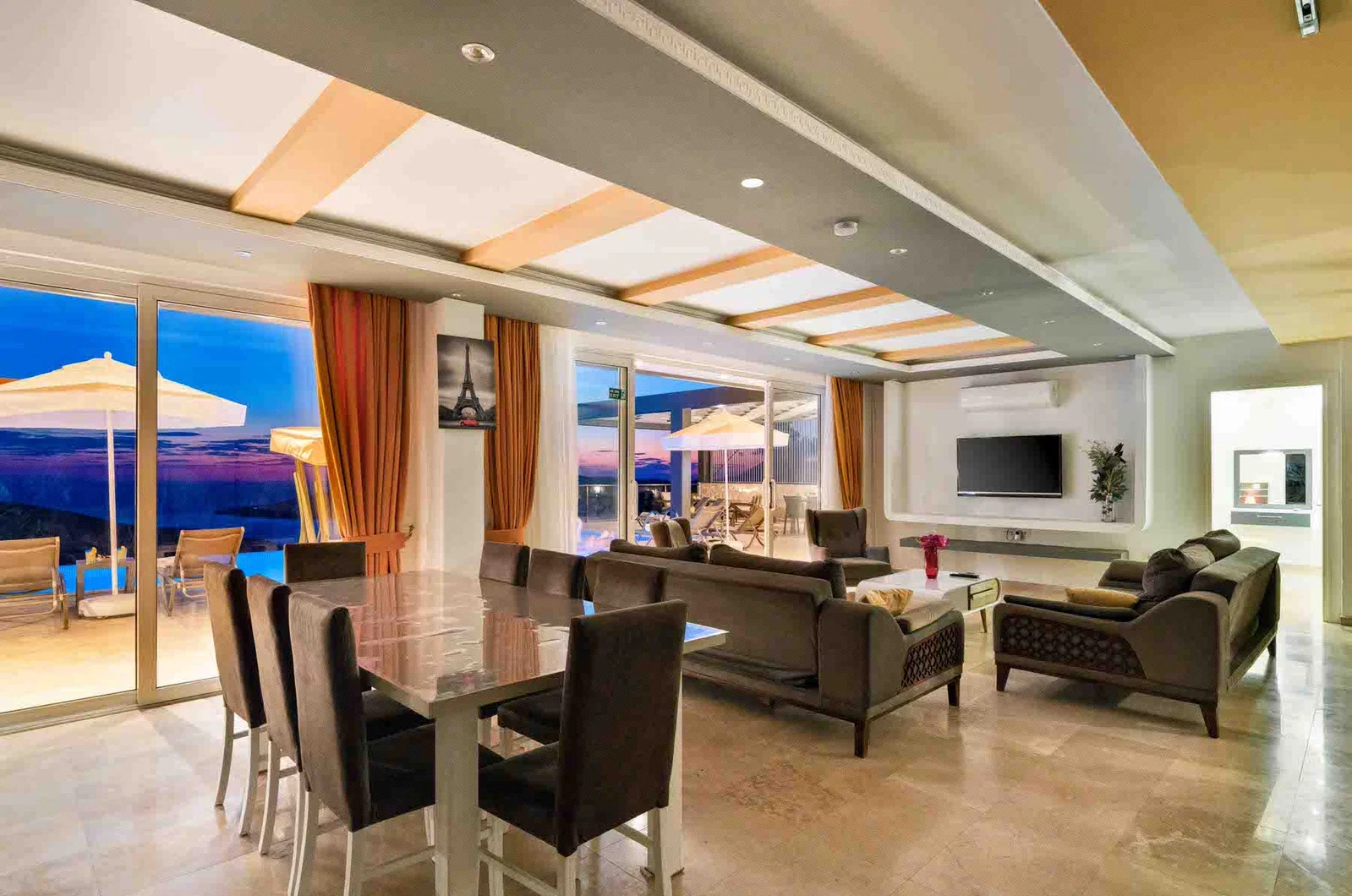 Kalkan’da Merkeze Yakın, Korunaklı Havuzlu, 8 Kişilik, Kiralık Villa