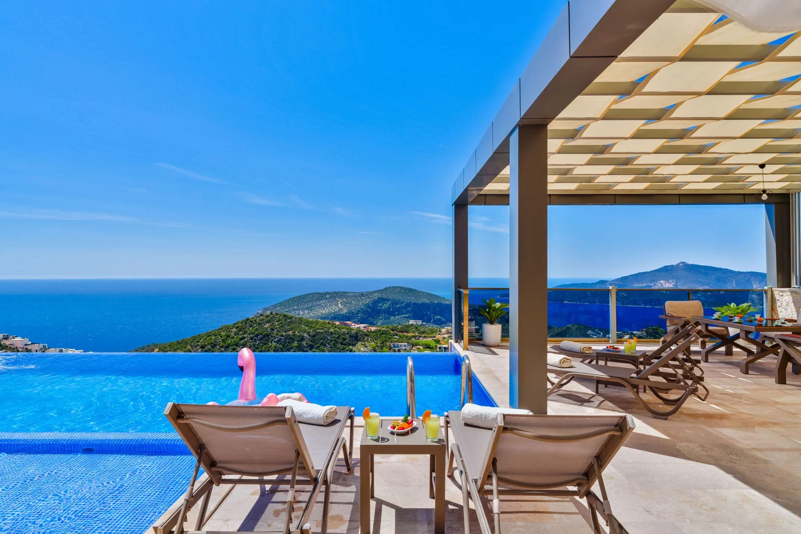 Kalkan’da Merkeze Yakın, Korunaklı Havuzlu, 8 Kişilik, Kiralık Villa
