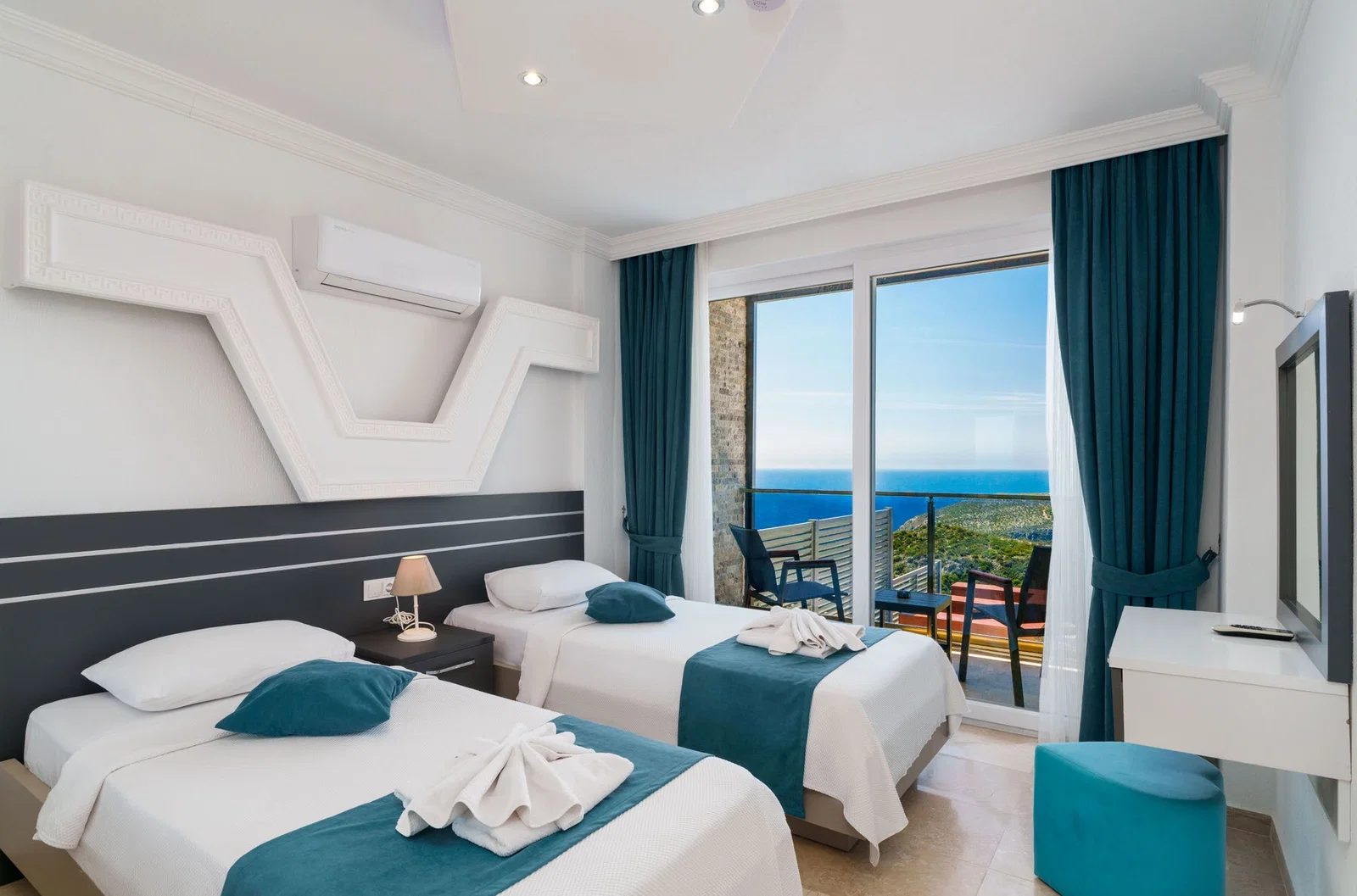Kalkan’da Merkeze Yakın, Korunaklı Havuzlu, 8 Kişilik, Kiralık Villa