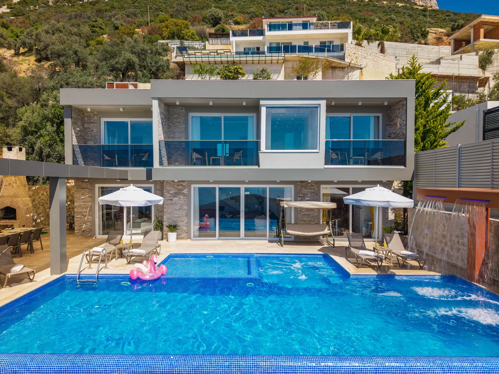 Kalkan’da Merkeze Yakın, Korunaklı Havuzlu, 8 Kişilik, Kiralık Villa