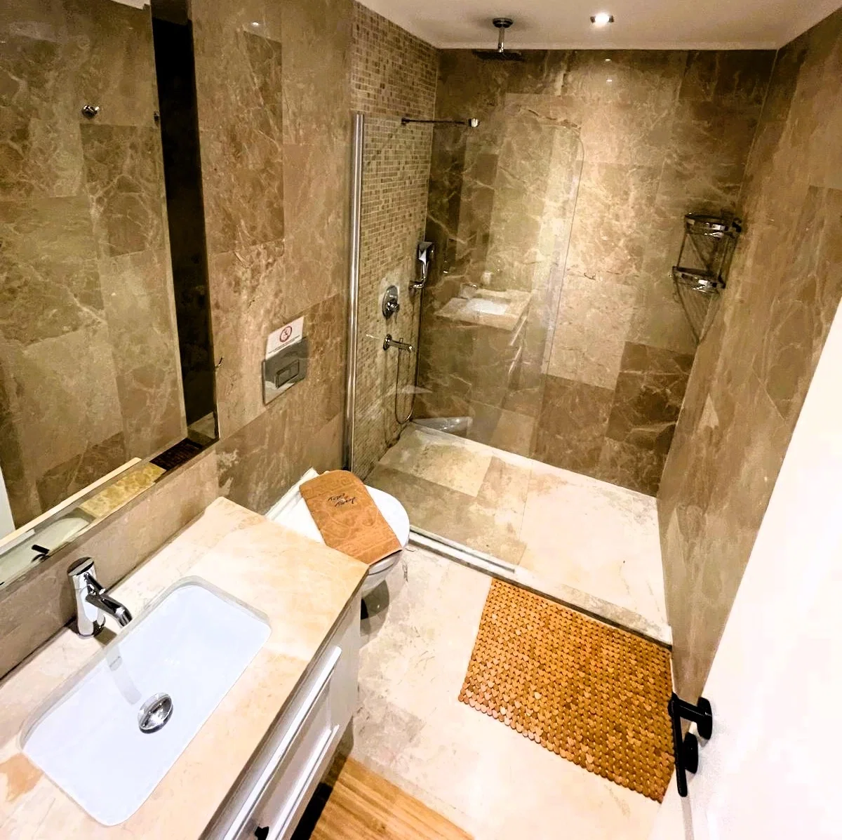 Kalkan’da Merkeze Yakın, Özel Havuzlu, 2 Yatak Odalı, Kiralık Villa