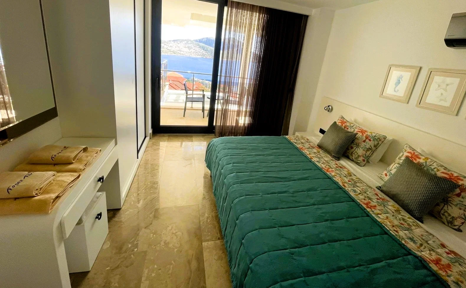 Kalkan’da Merkeze Yakın, Özel Havuzlu, 2 Yatak Odalı, Kiralık Villa