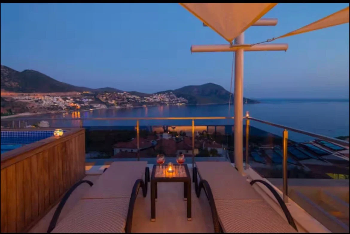 Kalkan’da Merkeze Yakın, Özel Havuzlu, 2 Yatak Odalı, Kiralık Villa