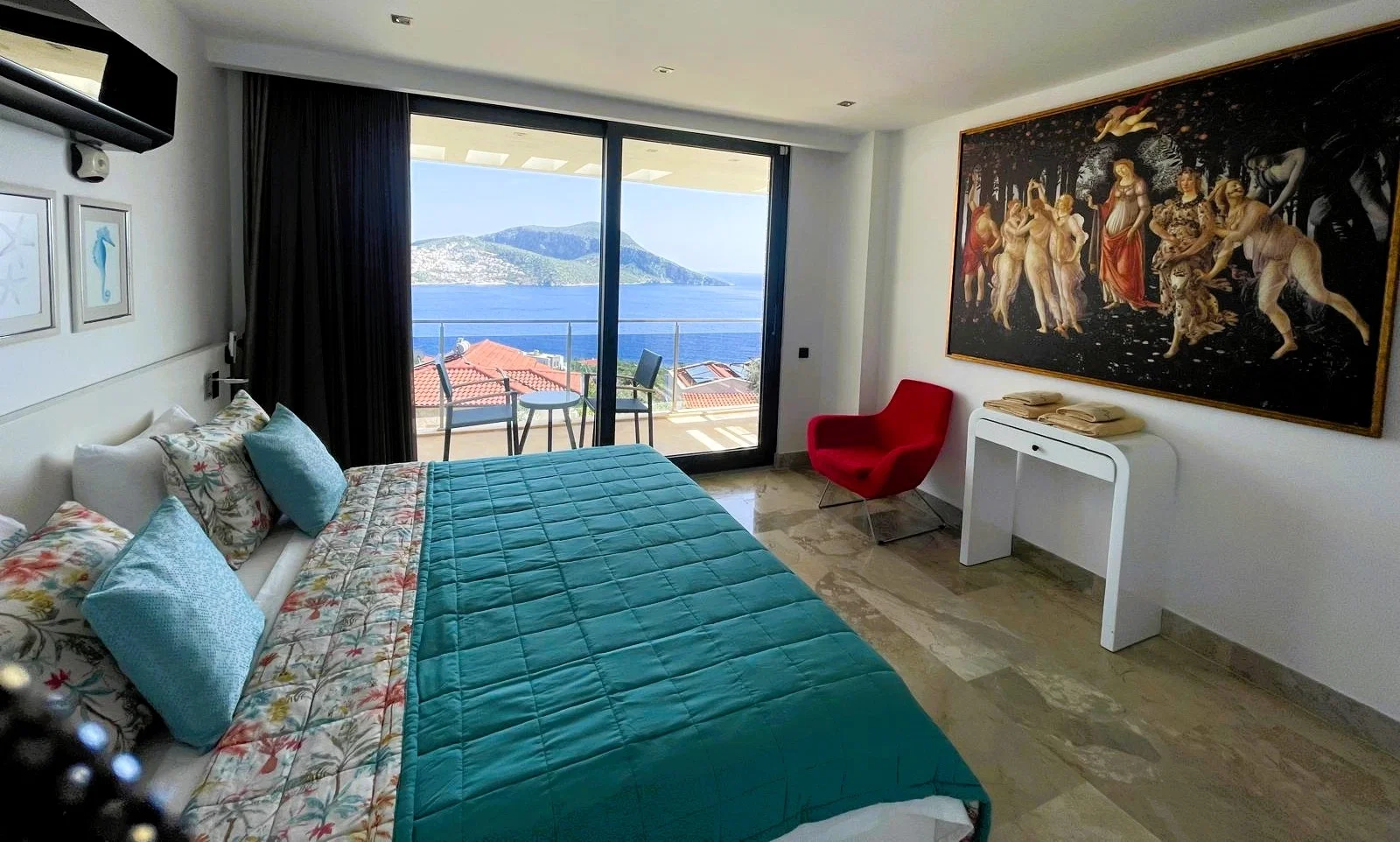 Kalkan’da Merkeze Yakın, Özel Havuzlu, 2 Yatak Odalı, Kiralık Villa