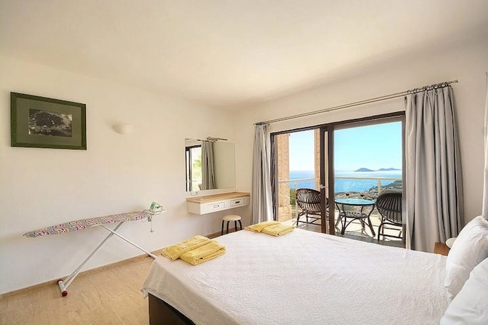 Kalkan’da Merkeze Yakın, Özel Havuzlu, 4 Yatak Odalı, Kiralık Villa