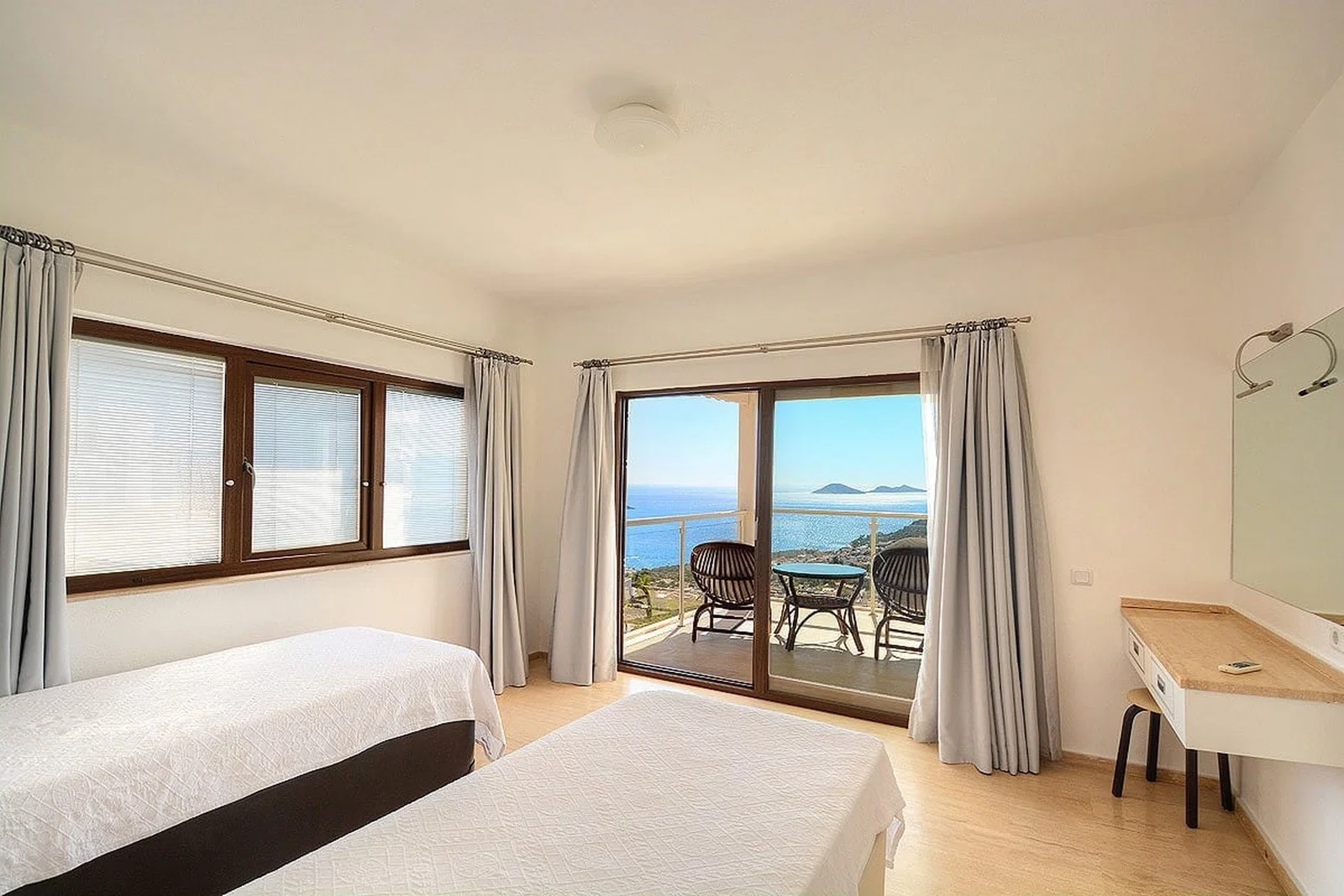 Kalkan’da Merkeze Yakın, Özel Havuzlu, 4 Yatak Odalı, Kiralık Villa
