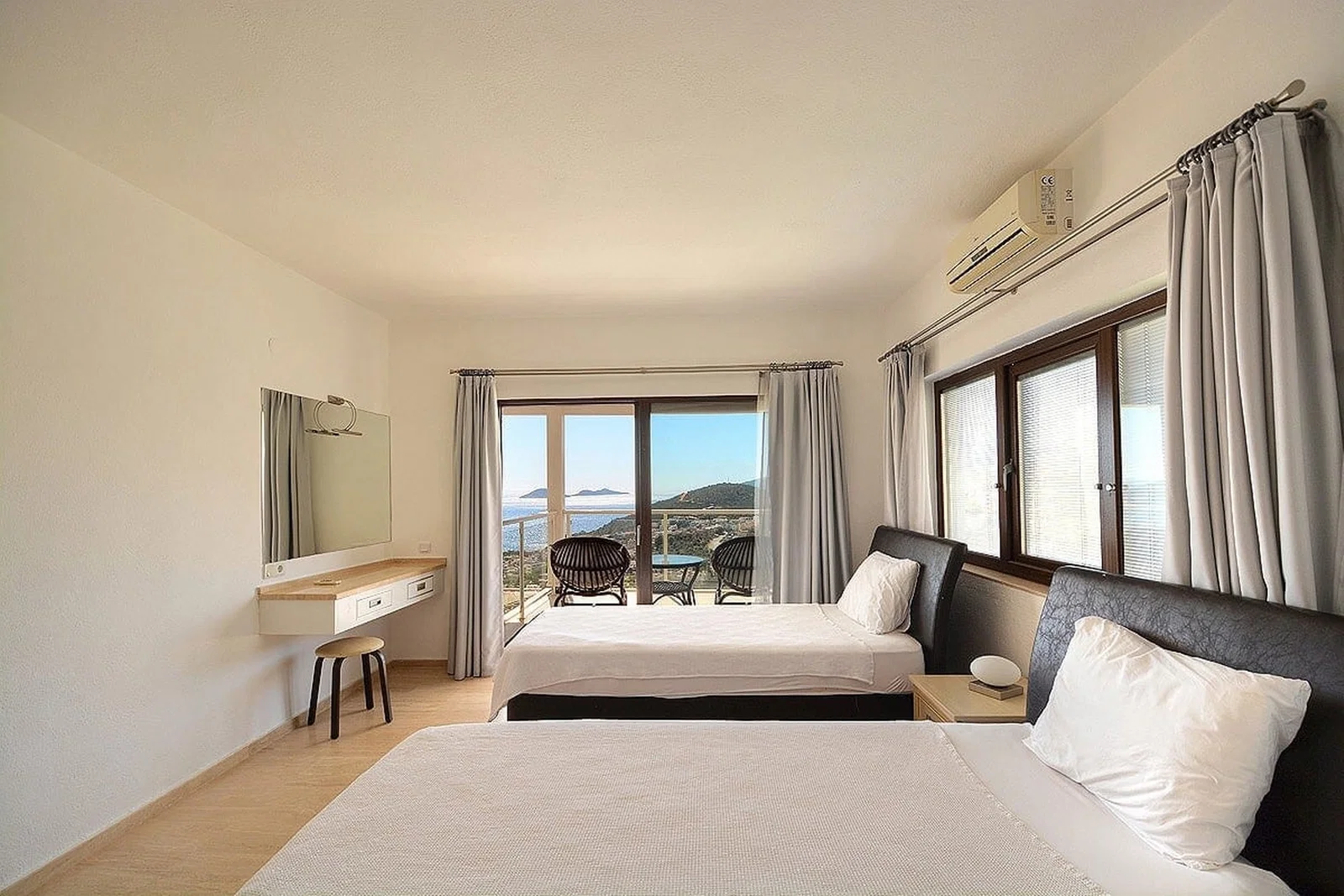 Kalkan’da Merkeze Yakın, Özel Havuzlu, 4 Yatak Odalı, Kiralık Villa
