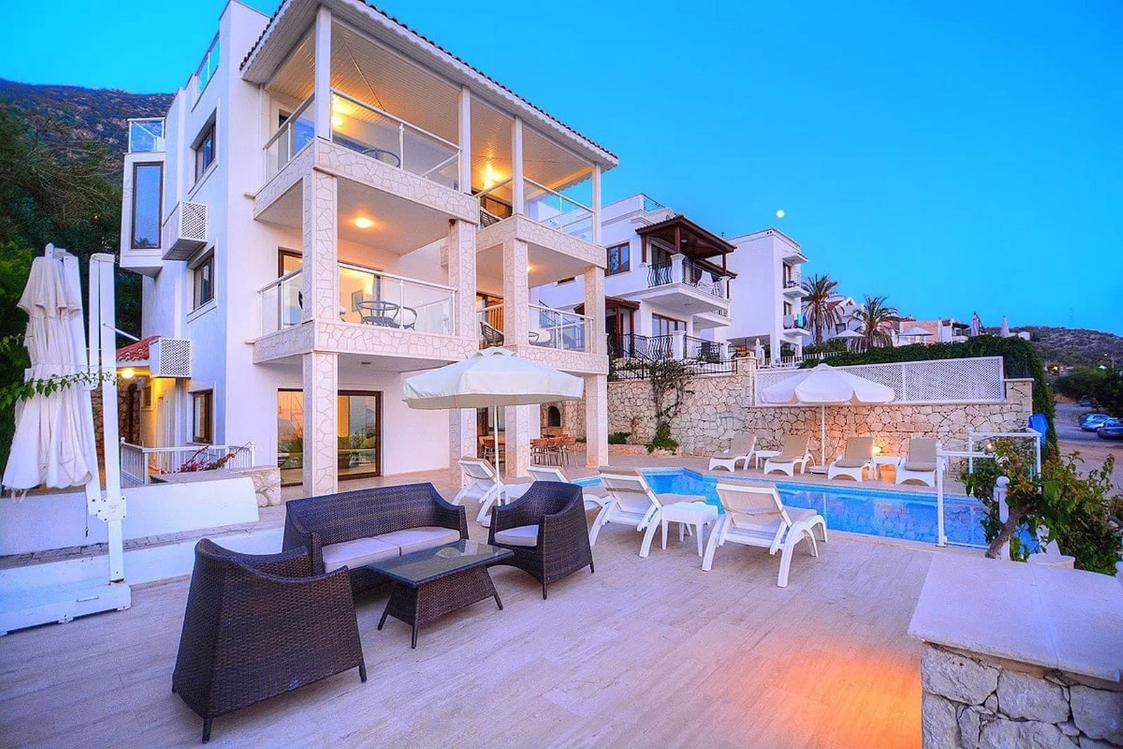 Kalkan’da Merkeze Yakın, Özel Havuzlu, 4 Yatak Odalı, Kiralık Villa