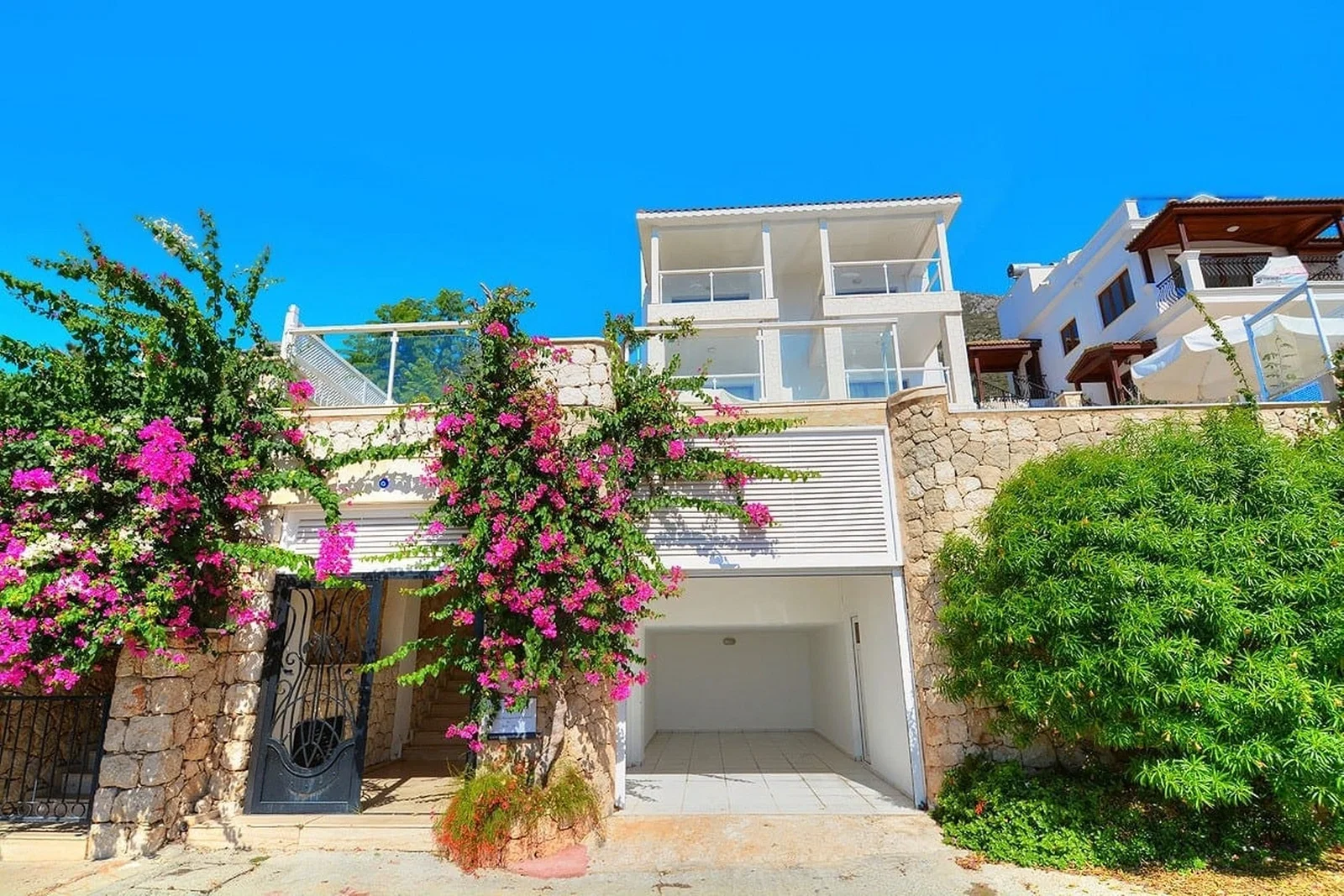 Kalkan’da Merkeze Yakın, Özel Havuzlu, 4 Yatak Odalı, Kiralık Villa