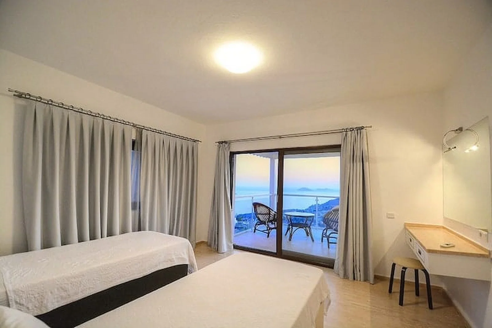 Kalkan’da Merkeze Yakın, Özel Havuzlu, 4 Yatak Odalı, Kiralık Villa