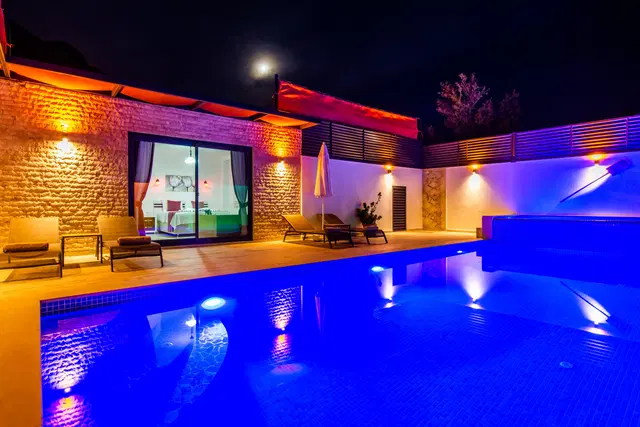 Kalkan’da ısıtmalı havuzlu kiralık villa, fotoğraf 2