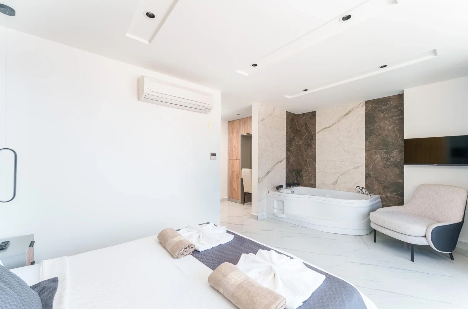 Kalkan’da kapalı havuzlu kiralık villa, fotoğraf 27