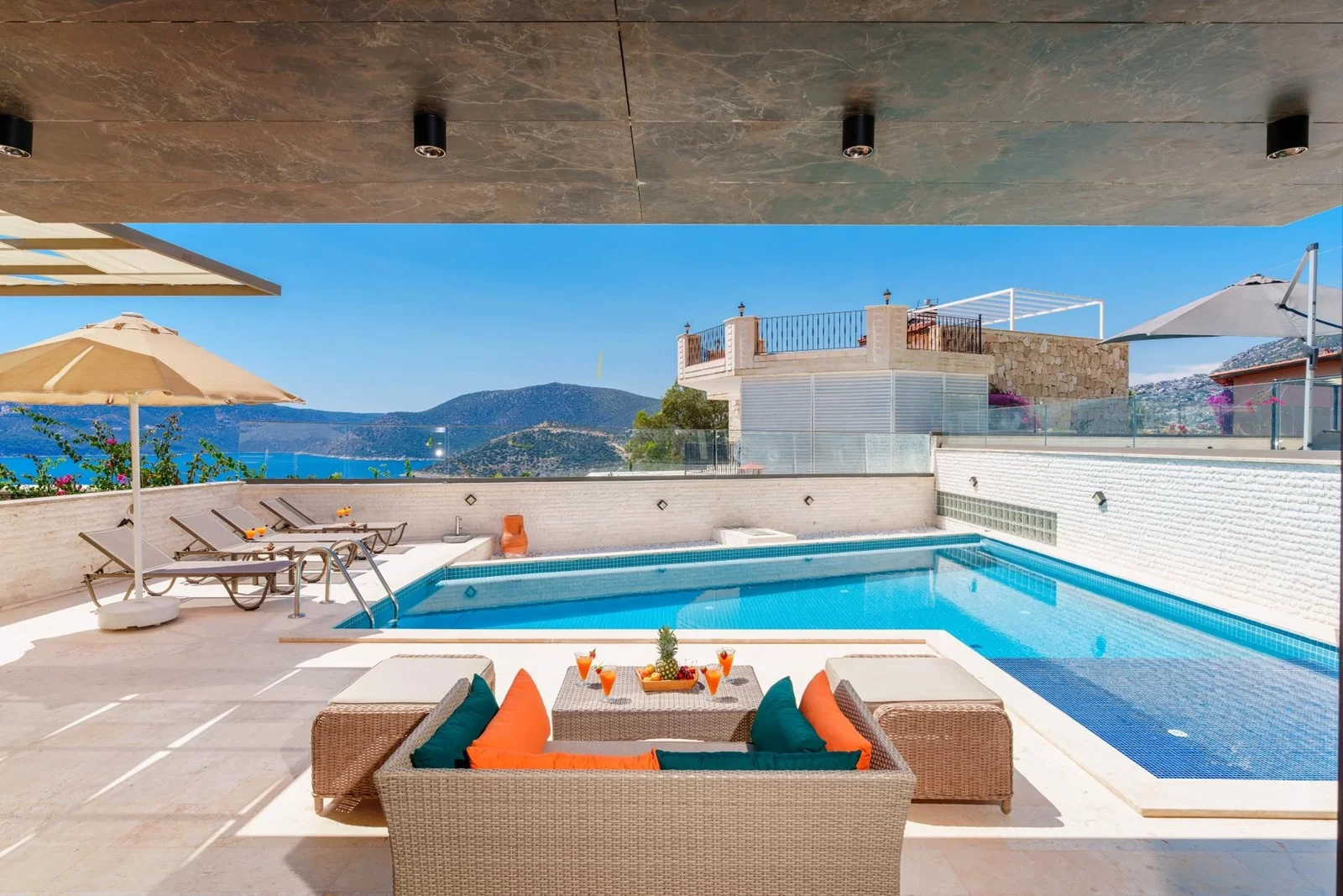 Kalkan’da deniz manzaralı kiralık villa, fotoğraf 4