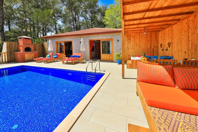 İslamlar Kiralık Villa: Balayına Uygun, Korunaklı Havuzlu, 4 Kişilik