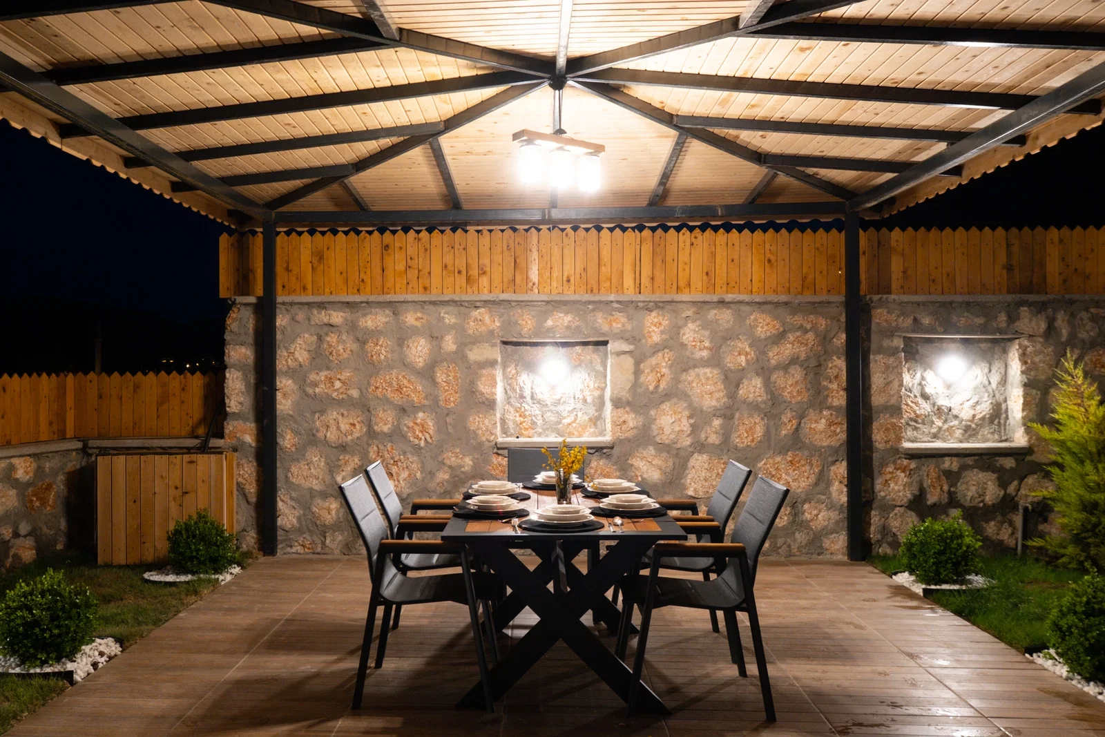 Sarıbelen’de Korunaklı, Çocuk Havuzlu, Jakuzili, Lüks Villa