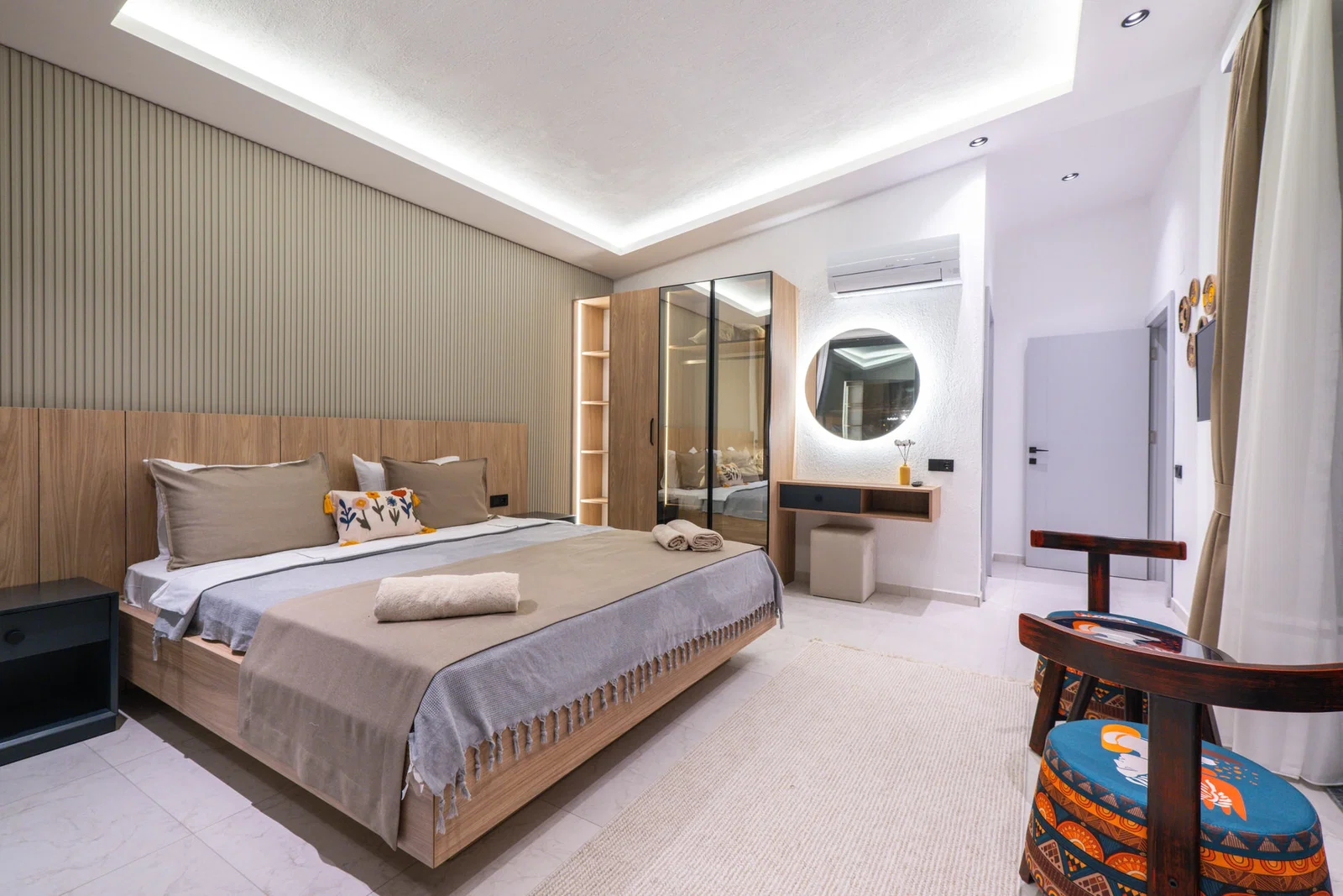 Sarıbelen’de Korunaklı, Çocuk Havuzlu, Jakuzili, Lüks Villa