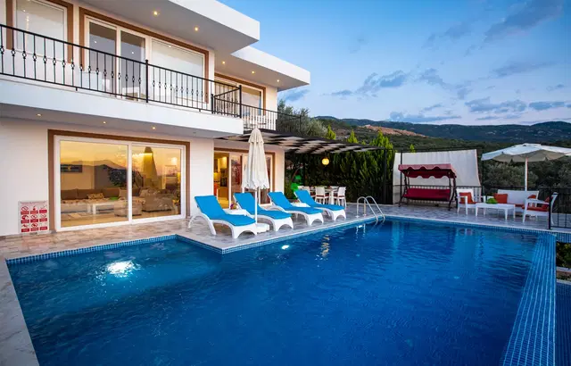 Üzümlü’de jakuzili kiralık villa, fotoğraf 3