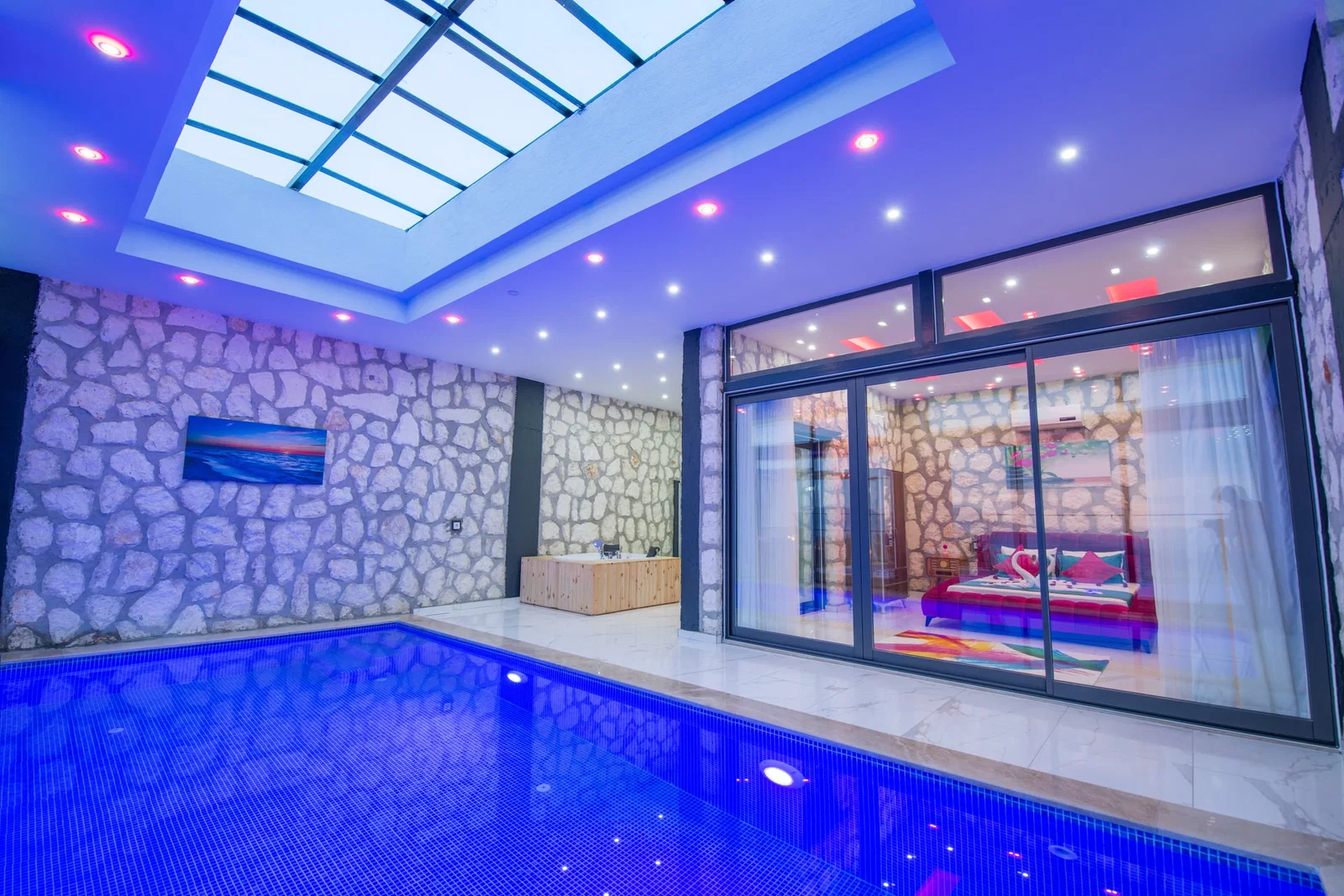 İslamlar’da Korunaklı, Isıtmalı Havuzlu, 2 Kişilik, Ekonomik Villa