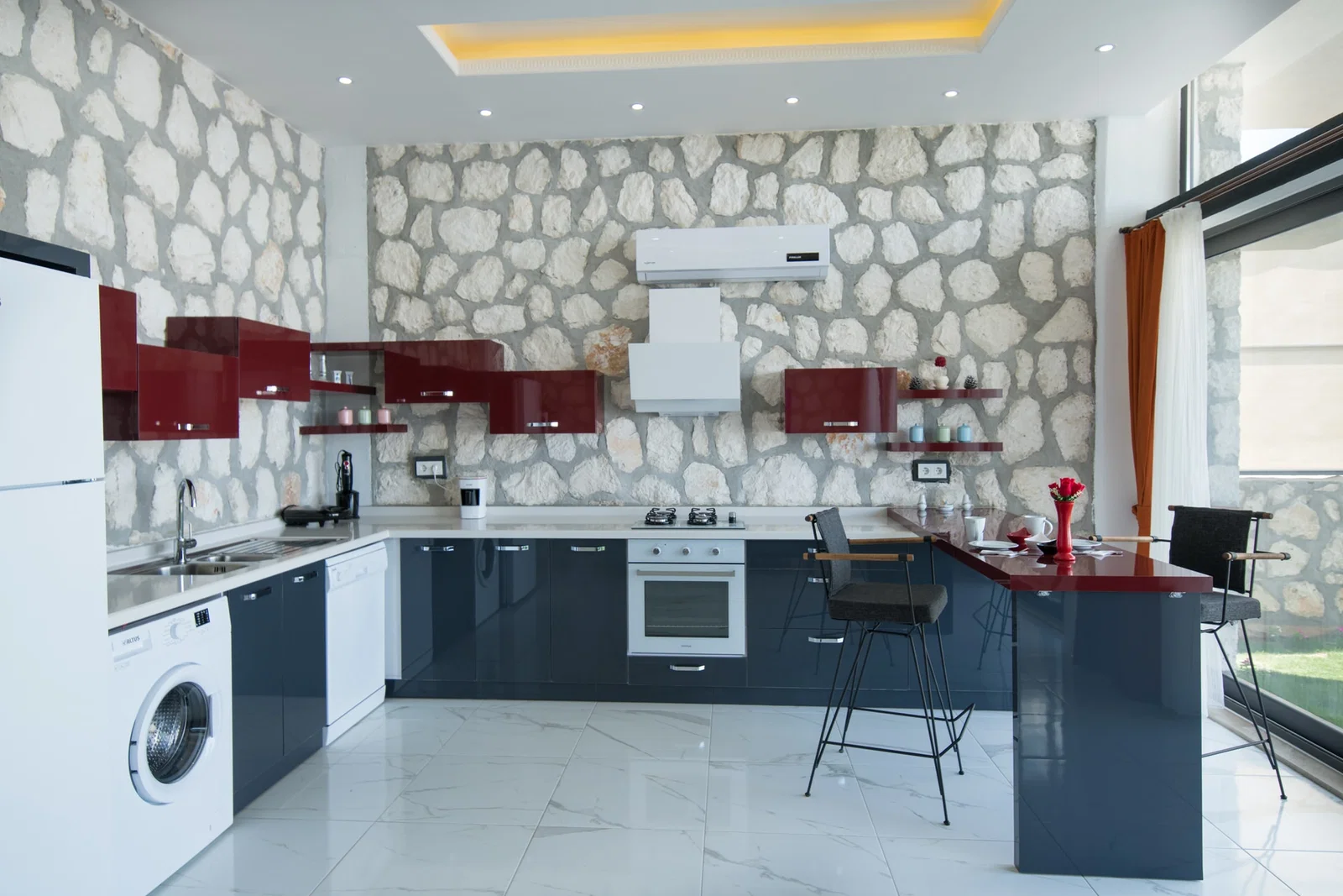 İslamlar’da Korunaklı, Isıtmalı Havuzlu, 2 Kişilik, Ekonomik Villa