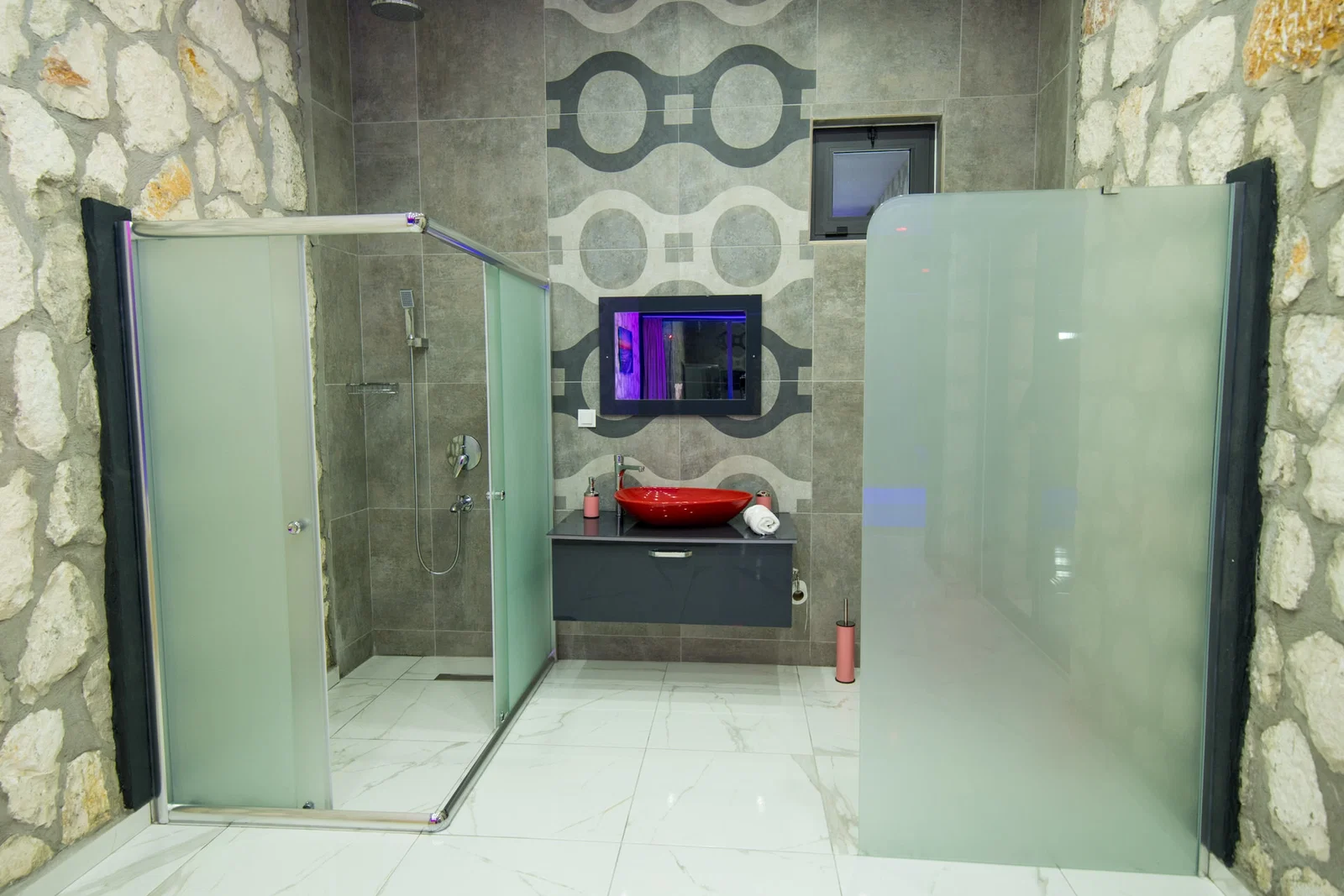 İslamlar’da Korunaklı, Isıtmalı Havuzlu, 2 Kişilik, Ekonomik Villa