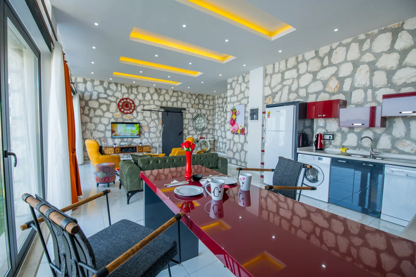 İslamlar’da Korunaklı, Isıtmalı Havuzlu, 2 Kişilik, Ekonomik Villa