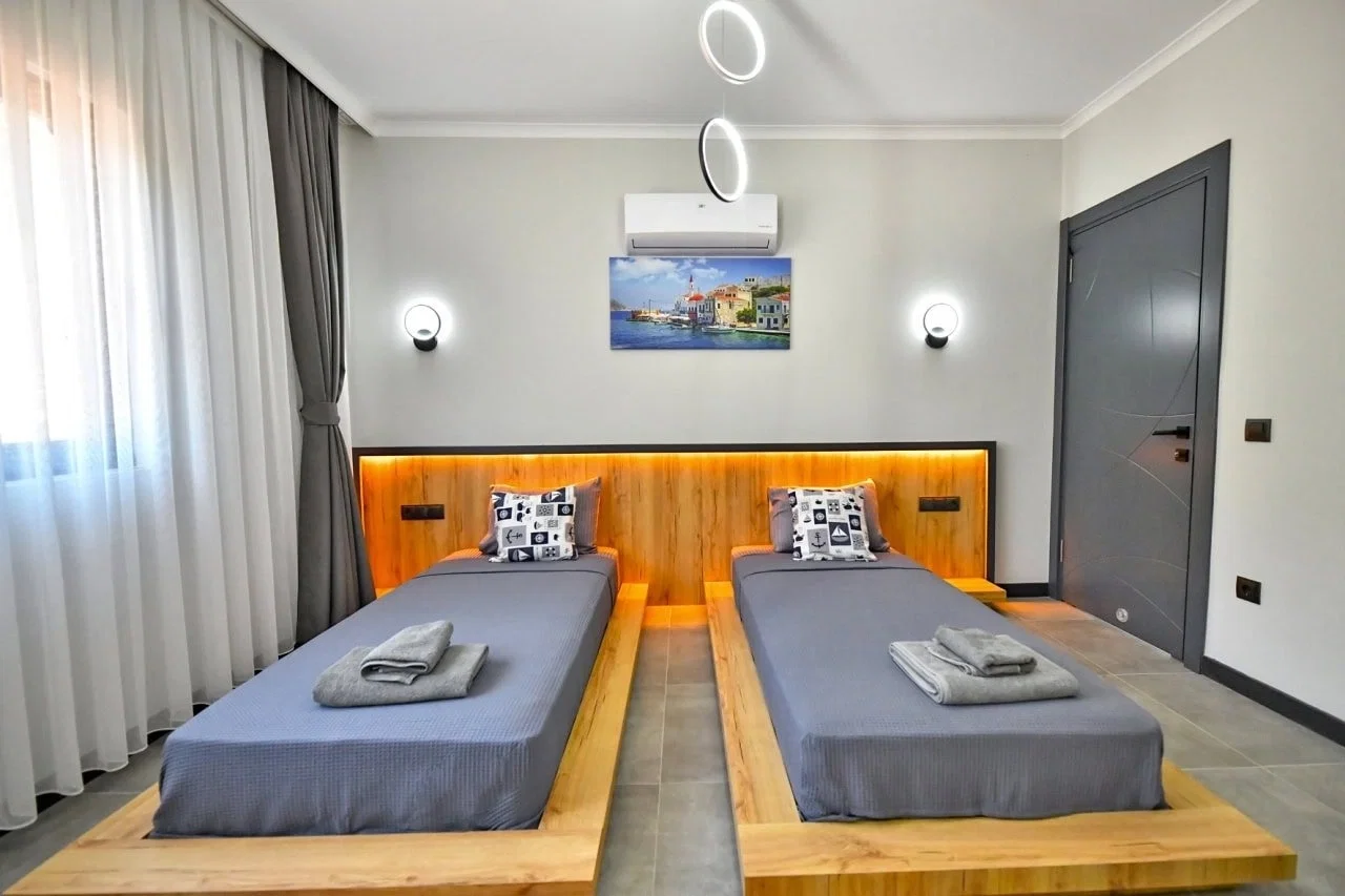 Fethiye’de Huzurlu, Korunaklı Havuzlu, 8 Kişilik, Kiralık Villa