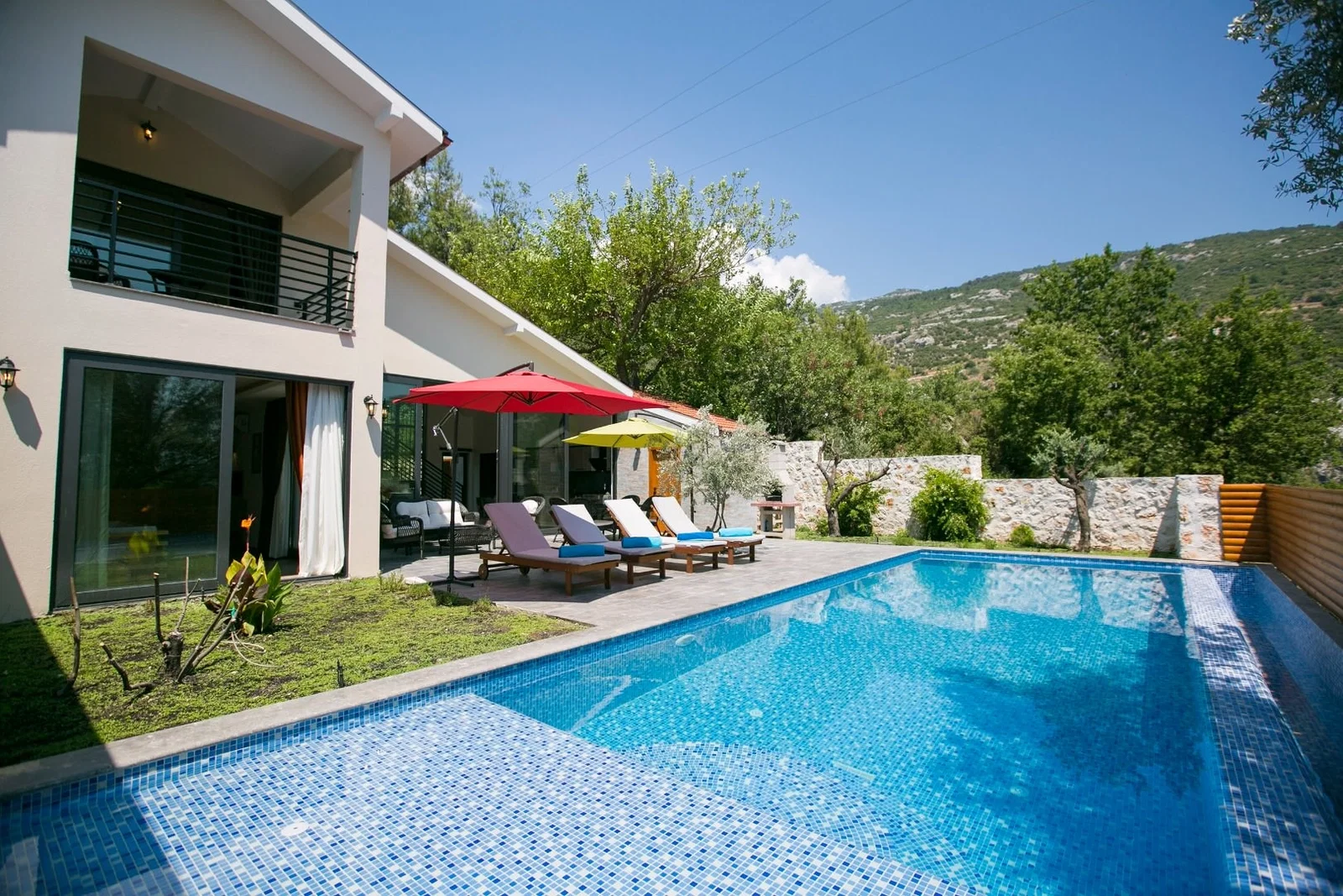 İslamlar’da Balayı Çiftlerine Uygun, Isıtmalı Havuzlu, 2 Yatak Odalı, Ekonomik Villa