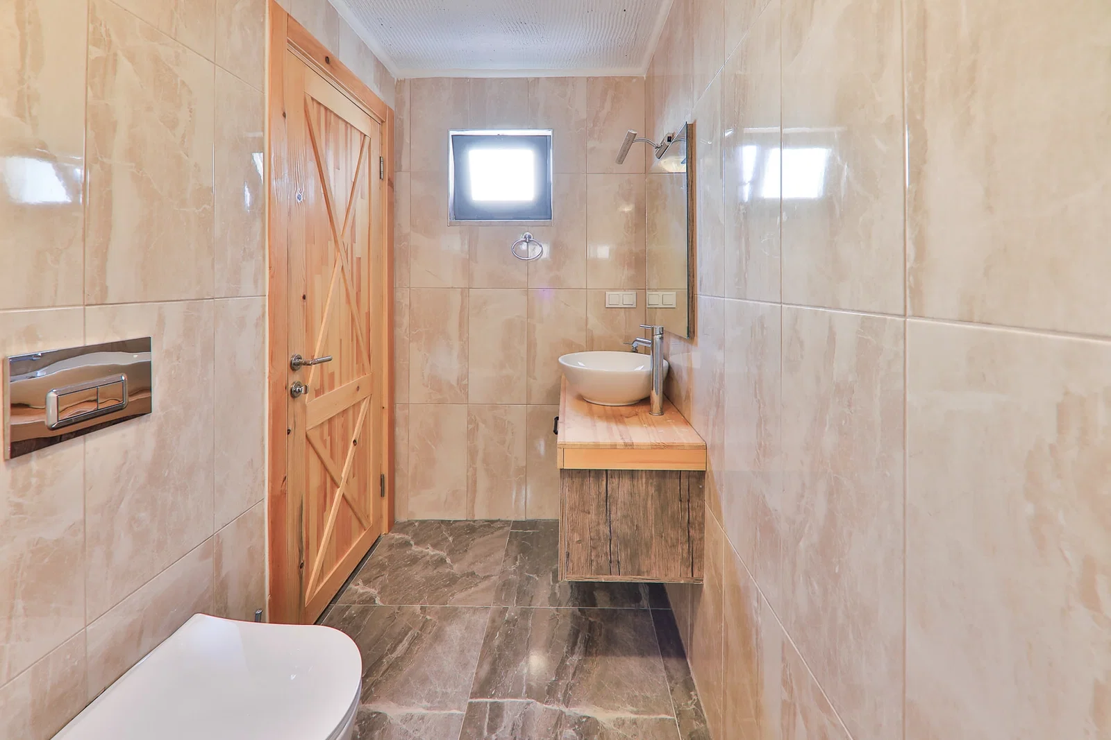 İslamlar’da Korunaklı, Isıtmalı Havuzlu, 3 Yatak Odalı, Kiralık Villa