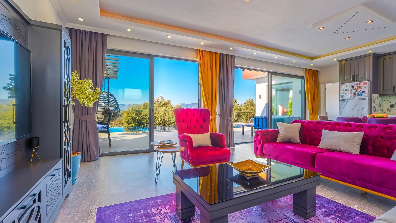 Üzümlü’de Korunaklı, Çocuk Havuzlu, Jakuzili, Kiralık Villa