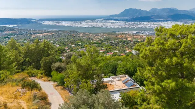 Üzümlü’de doğa manzaralı kiralık villa, fotoğraf 4