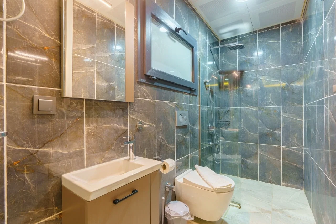 Üzümlü’de Balayı Çiftlerine Uygun, Isıtmalı Havuzlu, 2 Kişilik, Kiralık Villa