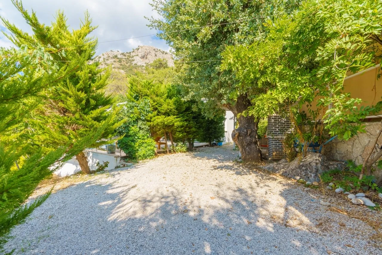 Üzümlü’de Balayı Çiftlerine Uygun, Isıtmalı Havuzlu, 2 Kişilik, Kiralık Villa