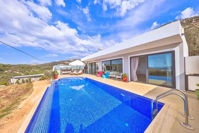 İslamlar’da ısıtmalı havuzlu kiralık villa, fotoğraf 2