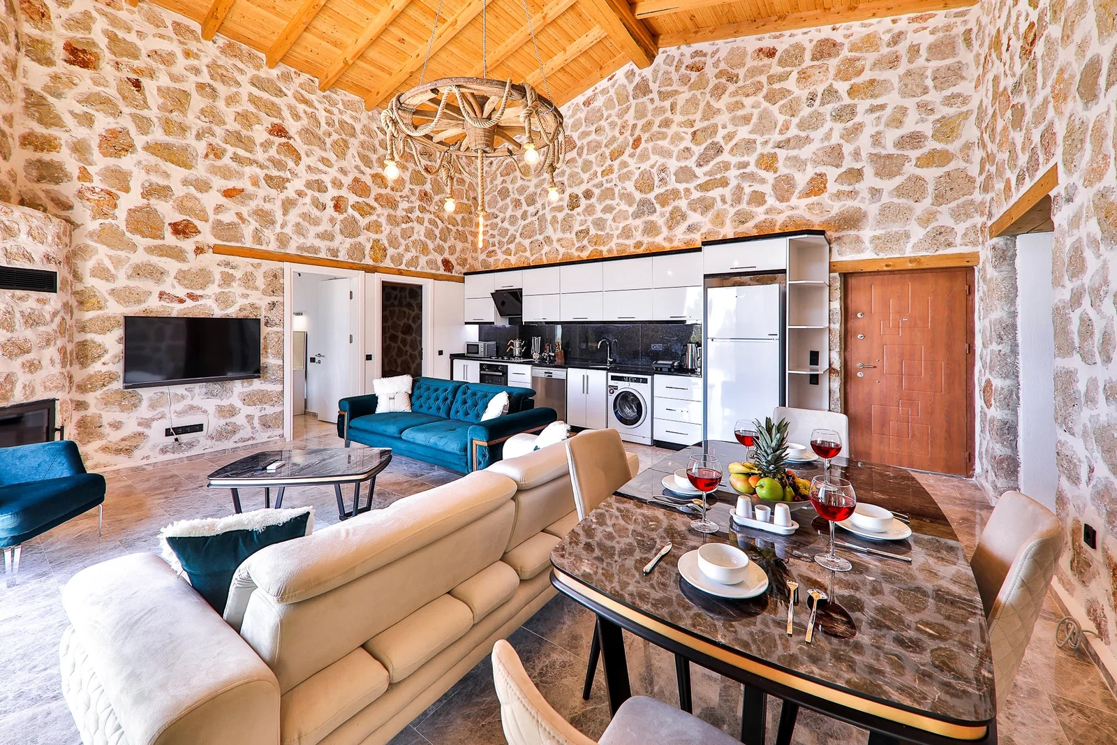 İslamlar’da Balayı Çiftlerine Uygun, Isıtmalı Havuzlu, 2 Yatak Odalı, Kiralık Villa