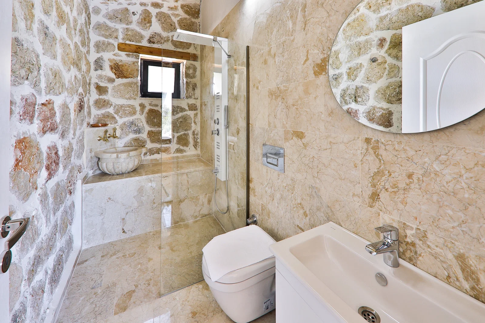 İslamlar’da Balayı Çiftlerine Uygun, Isıtmalı Havuzlu, 2 Yatak Odalı, Kiralık Villa