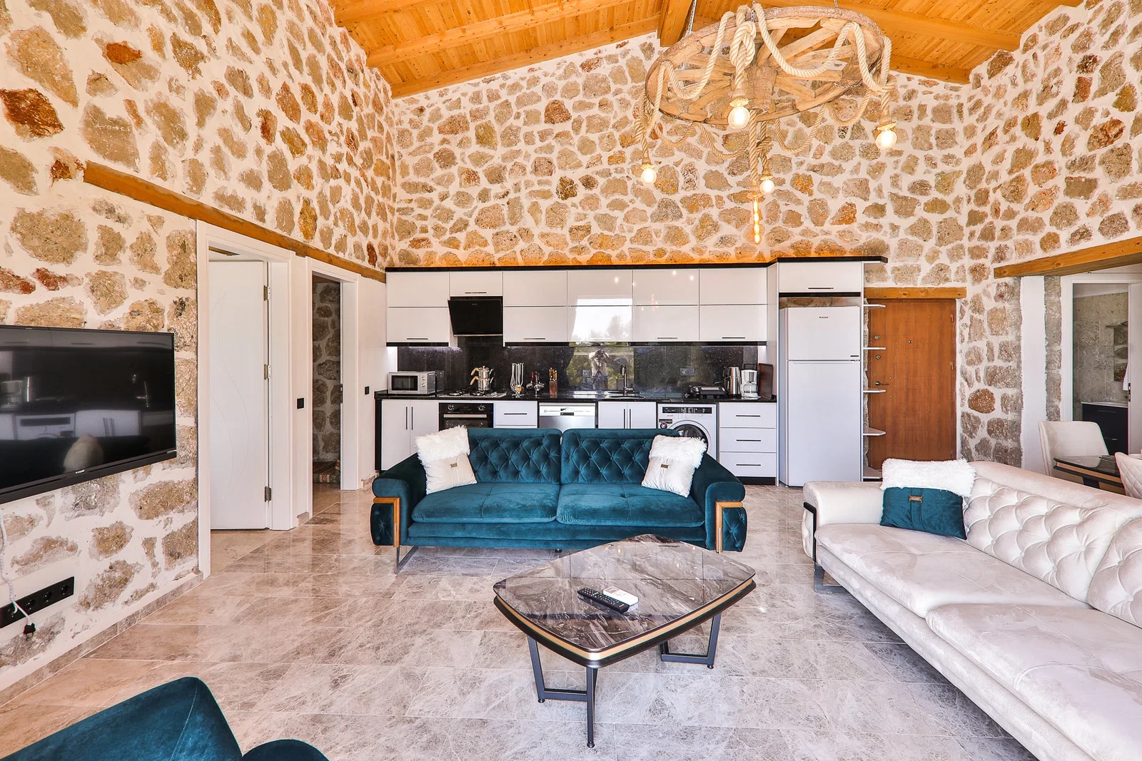 İslamlar’da Balayı Çiftlerine Uygun, Isıtmalı Havuzlu, 2 Yatak Odalı, Kiralık Villa