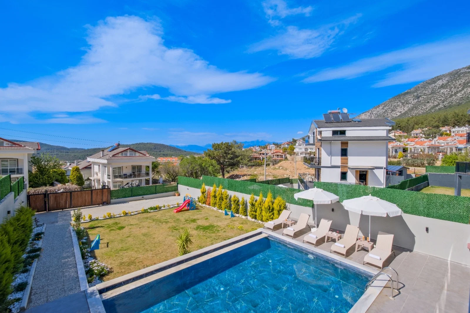 Fethiye’de Sakin Konumda, Isıtmalı Havuzlu, 8 Kişilik, Lüks Villa